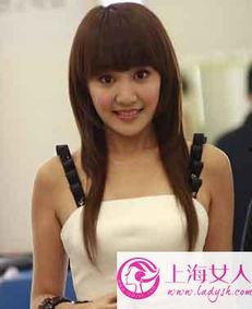 左岩家庭背景,出身名门，传承家族荣耀的传奇人生