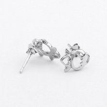 打耳钉图片,时尚潮流的精致点缀